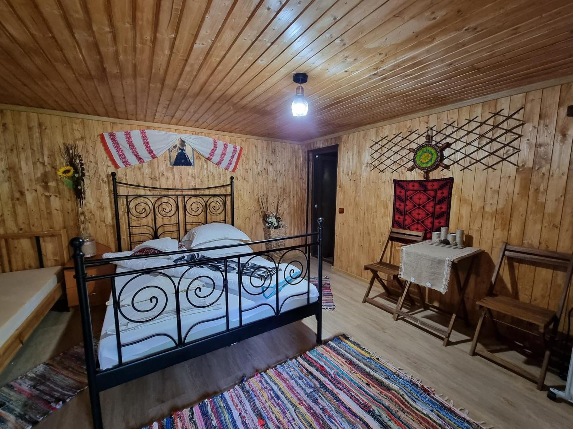 Langa Stana Hotel Curtea de Argeş Стая снимка